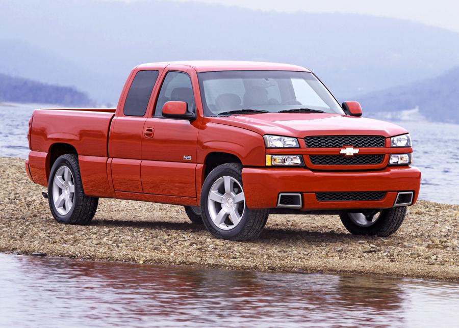  Chevrolet Silverado SS 2004 года  (фото 17 из 38)